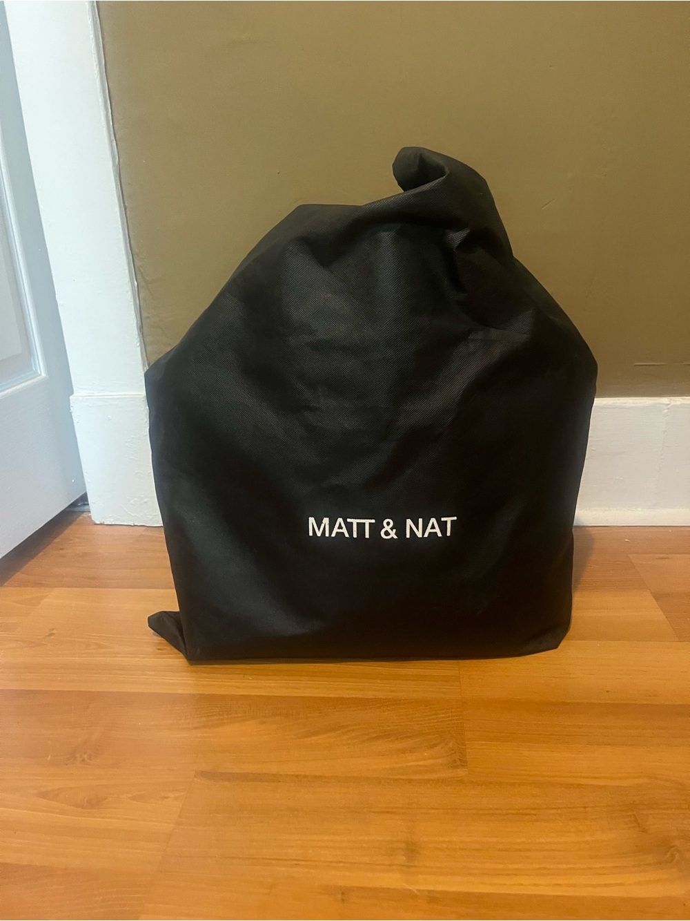 Matt & Nat- vegan/faux Leather Briefcase Tote - Classic Professional Carry - Picture 2 of 10